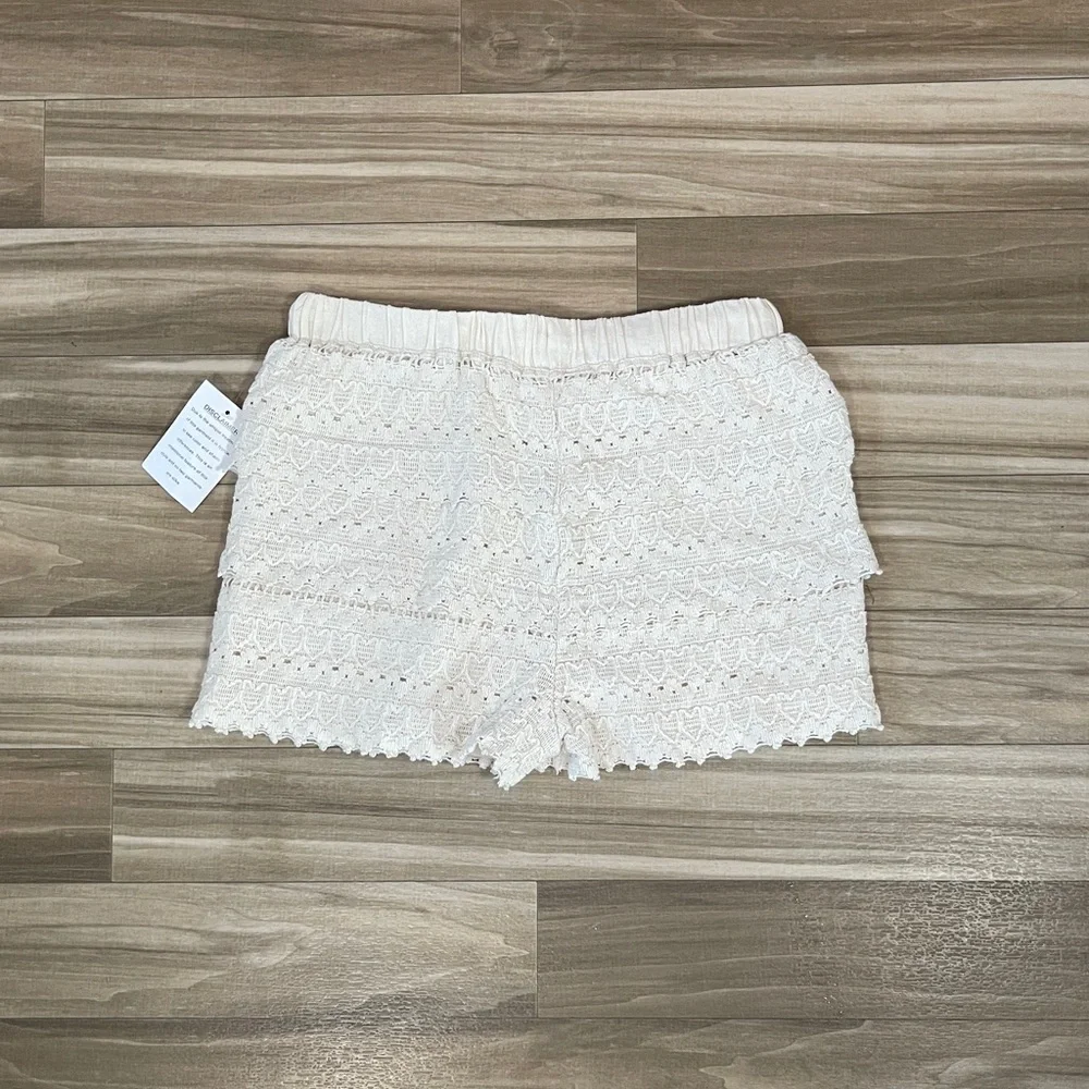 Ocean Drive Cream Colored Ruffled Shorts - Picture 6 of 9